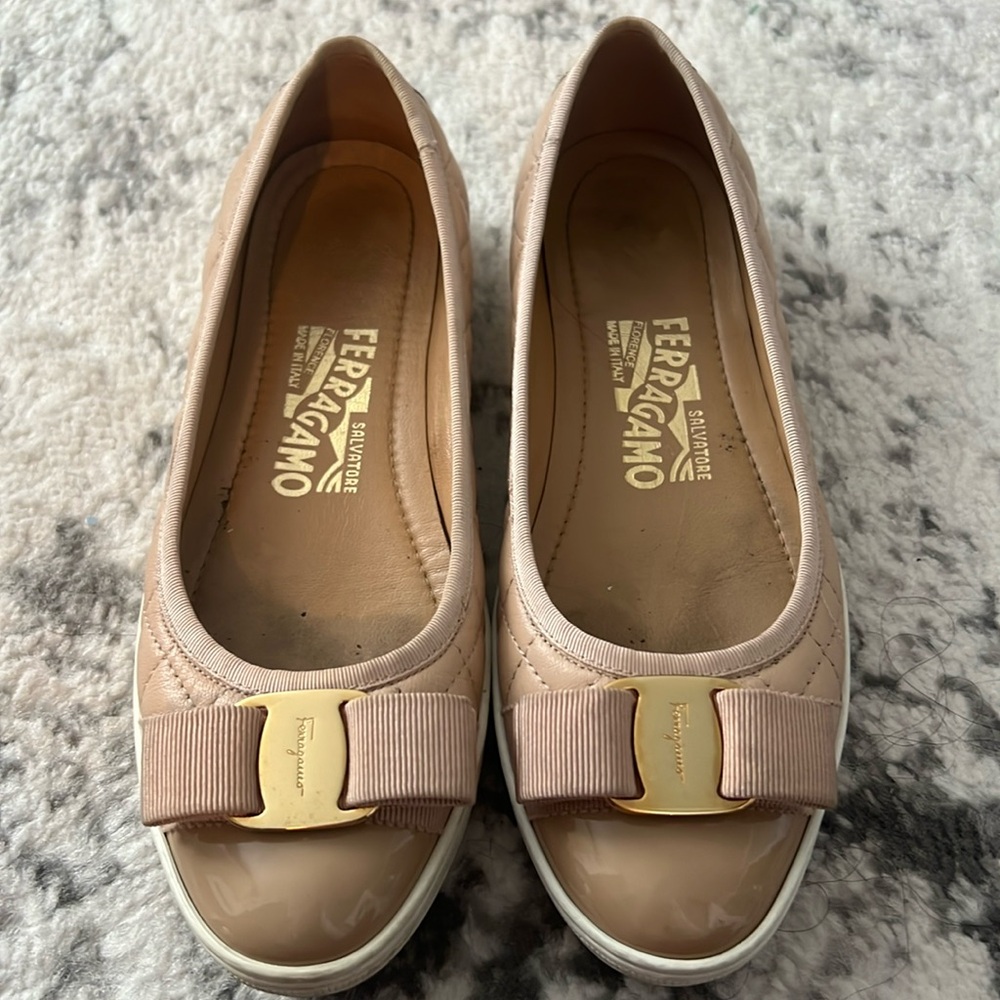 Salvatore frerragamo flat shoes